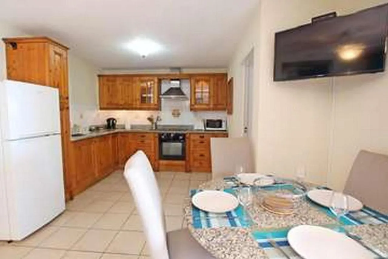Rosalie Apt #2 By Bsl Rentals Christ Church